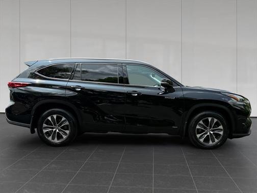 2020 Toyota Highlander Hybrid XLE