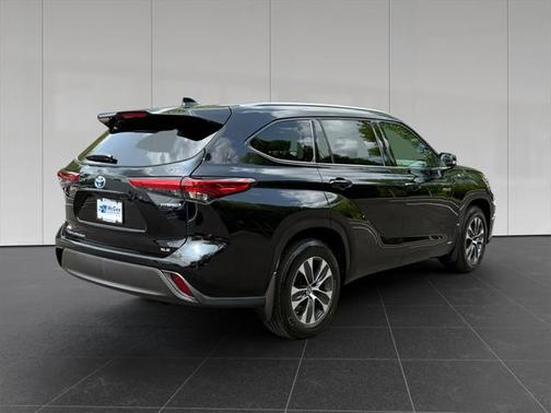 2020 Toyota Highlander Hybrid XLE