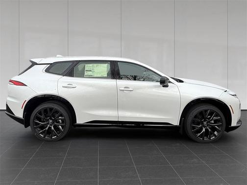 2025 Toyota Crown Signia Limited