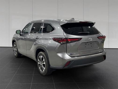 2025 Toyota Highlander XLE