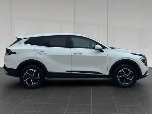Snow White Pearl 2023 Kia Sportage Hybrid LX
