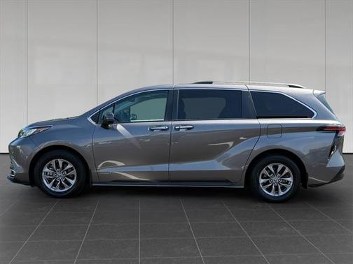 2021 Toyota Sienna XLE 7 Passenger