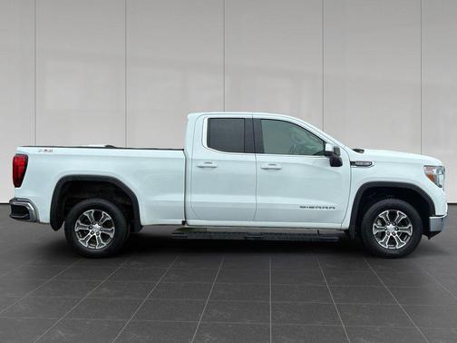 Summit White 2021 GMC Sierra 1500 SLE