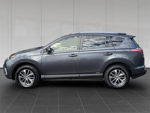 2018 Toyota RAV4 Hybrid XLE