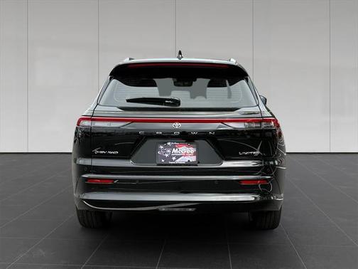2025 Toyota Crown Signia Limited