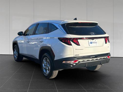 2023 Hyundai TUCSON SE