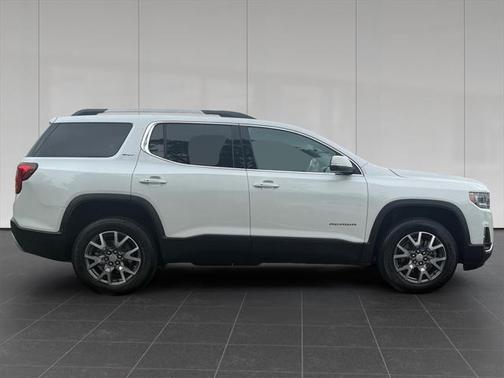 2022 GMC Acadia AWD SLT