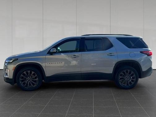 Sterling Gray Metallic 2023 Chevrolet Traverse RS