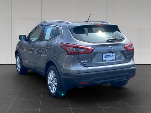 2022 Nissan Rogue Sport SV