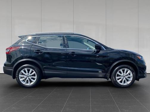 2022 Nissan Rogue Sport SV