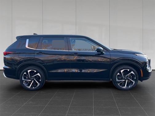 2024 Mitsubishi Outlander SE Black Edition S-AWC