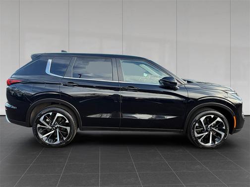 2024 Mitsubishi Outlander SE Black Edition S-AWC