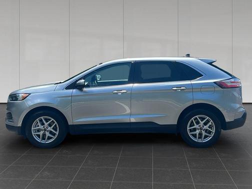 Iconic Silver Metallic 2024 Ford Edge SEL