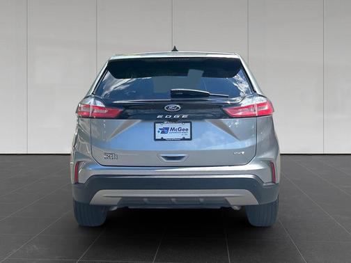 Iconic Silver Metallic 2024 Ford Edge SEL