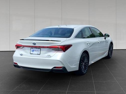 2021 Toyota Avalon Hybrid XSE