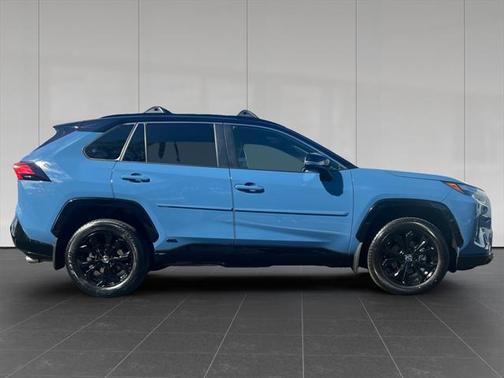 2025 Toyota RAV4 Hybrid SE