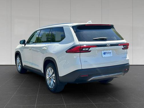 Coastal Cream 2024 Toyota Grand Highlander Platinum