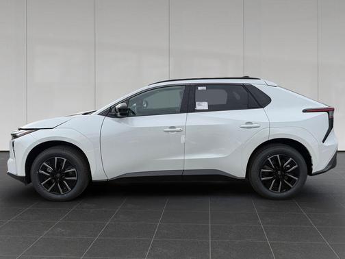 Wind Chill Pearl 2026 Toyota bZ XLE