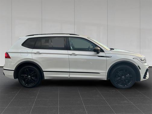 2022 Volkswagen Tiguan 2.0T SE R-Line Black 4MOTION