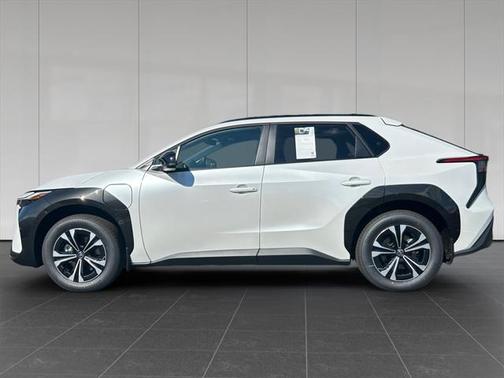 2025 Toyota bZ4X XLE