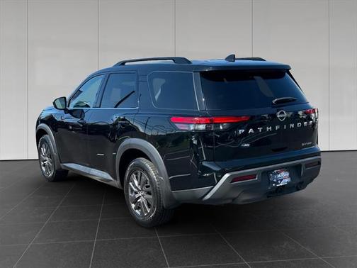 2022 Nissan Pathfinder SV 4WD