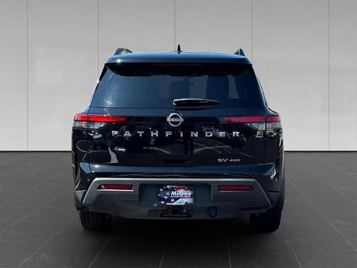 2022 Nissan Pathfinder SV 4WD