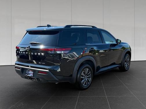 2022 Nissan Pathfinder SV 4WD