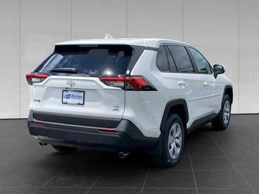 2025 Toyota RAV4 LE