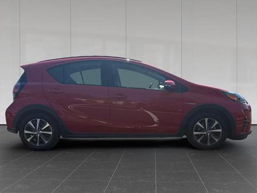 2018 Toyota Prius c Four
