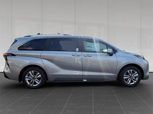 2025 Toyota Sienna Limited