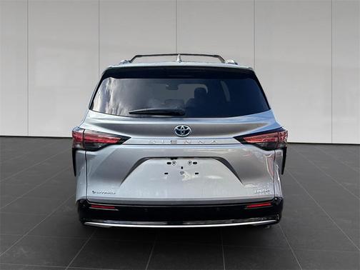 2025 Toyota Sienna Limited