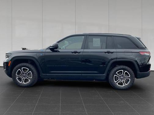 2022 Jeep Grand Cherokee 4xe Trailhawk