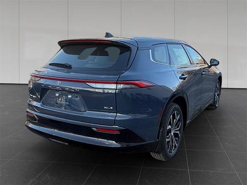 2025 Toyota Crown Signia XLE