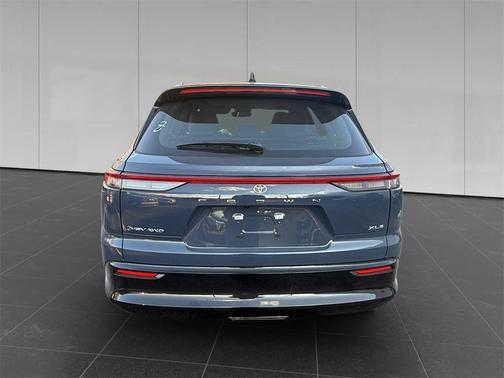 2025 Toyota Crown Signia XLE