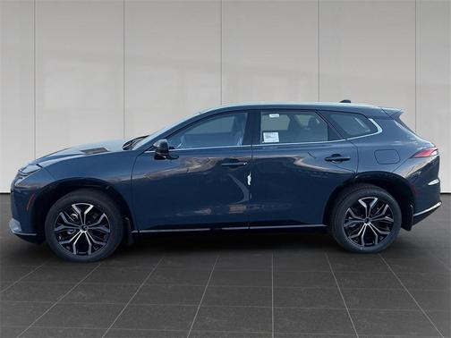 2025 Toyota Crown Signia XLE