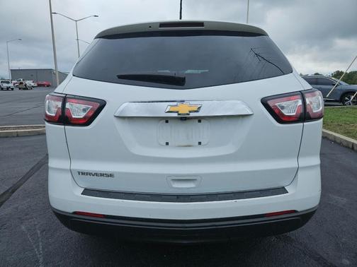 2017 Chevrolet Traverse LS