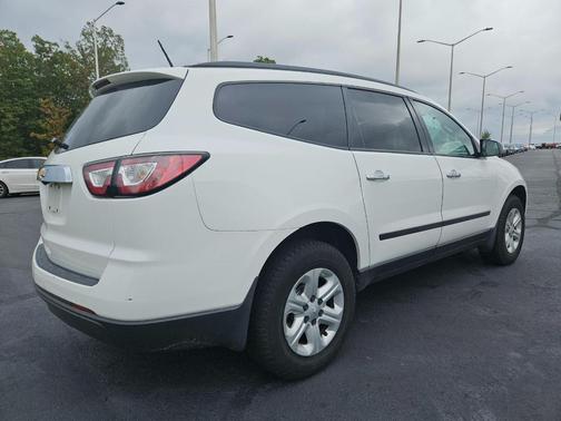 2017 Chevrolet Traverse LS