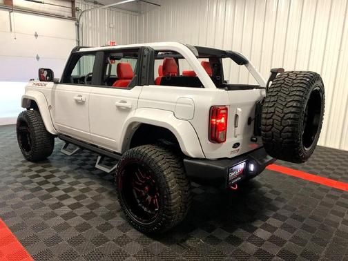 2025 Ford Bronco Base 4 Door 4x4