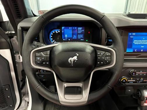 2025 Ford Bronco Base 4 Door 4x4