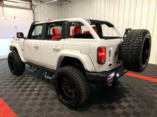 2025 Ford Bronco Base 4 Door 4x4