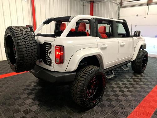 2025 Ford Bronco Base 4 Door 4x4