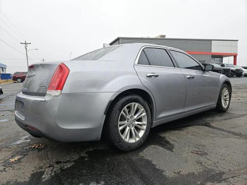 2017 Chrysler 300C Base
