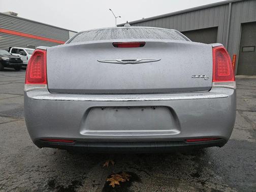 2017 Chrysler 300C Base