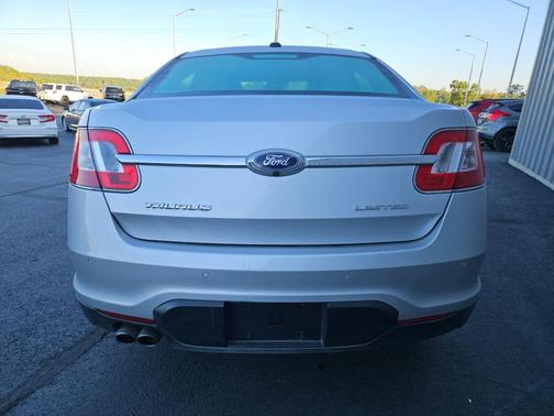 2010 Ford Taurus Limited