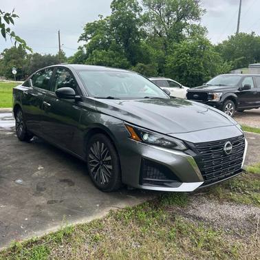 Gun Metallic 2025 Nissan Altima 2.5 SV