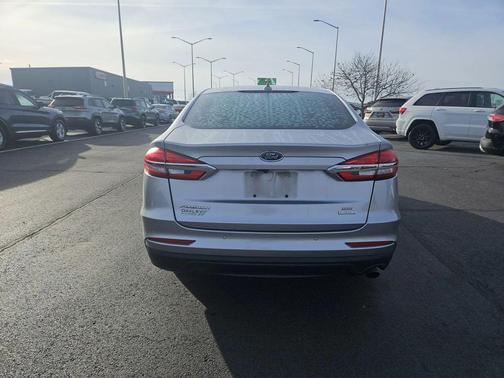 2020 Ford Fusion SE