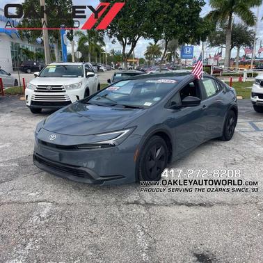 2025 Toyota Prius LE