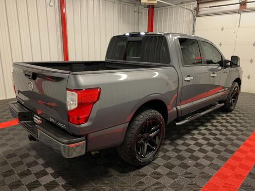 2019 Nissan Titan SV