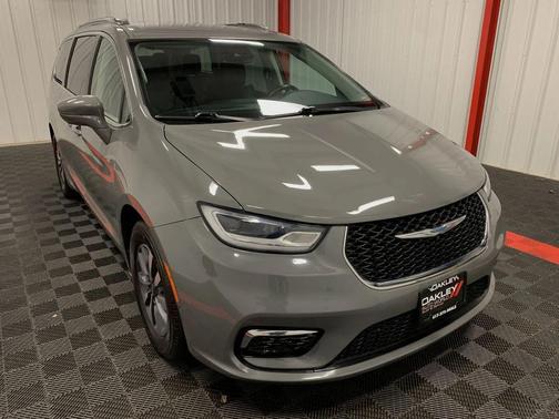 2021 Chrysler Pacifica Hybrid Touring L