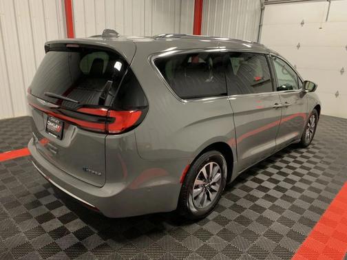 2021 Chrysler Pacifica Hybrid Touring L